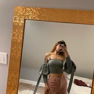 Puff sleeve satin crop top